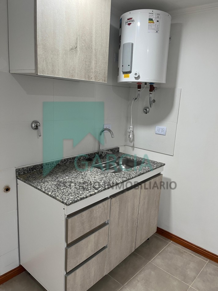 Vendo monoambiente a estrenar con balcon y ascesor zona Laprida y Patagonia.