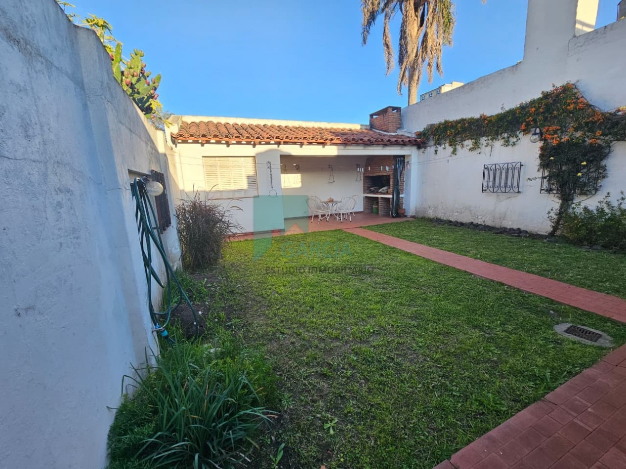 Se vende casa zona centro en una sola planta de tres dormitorios