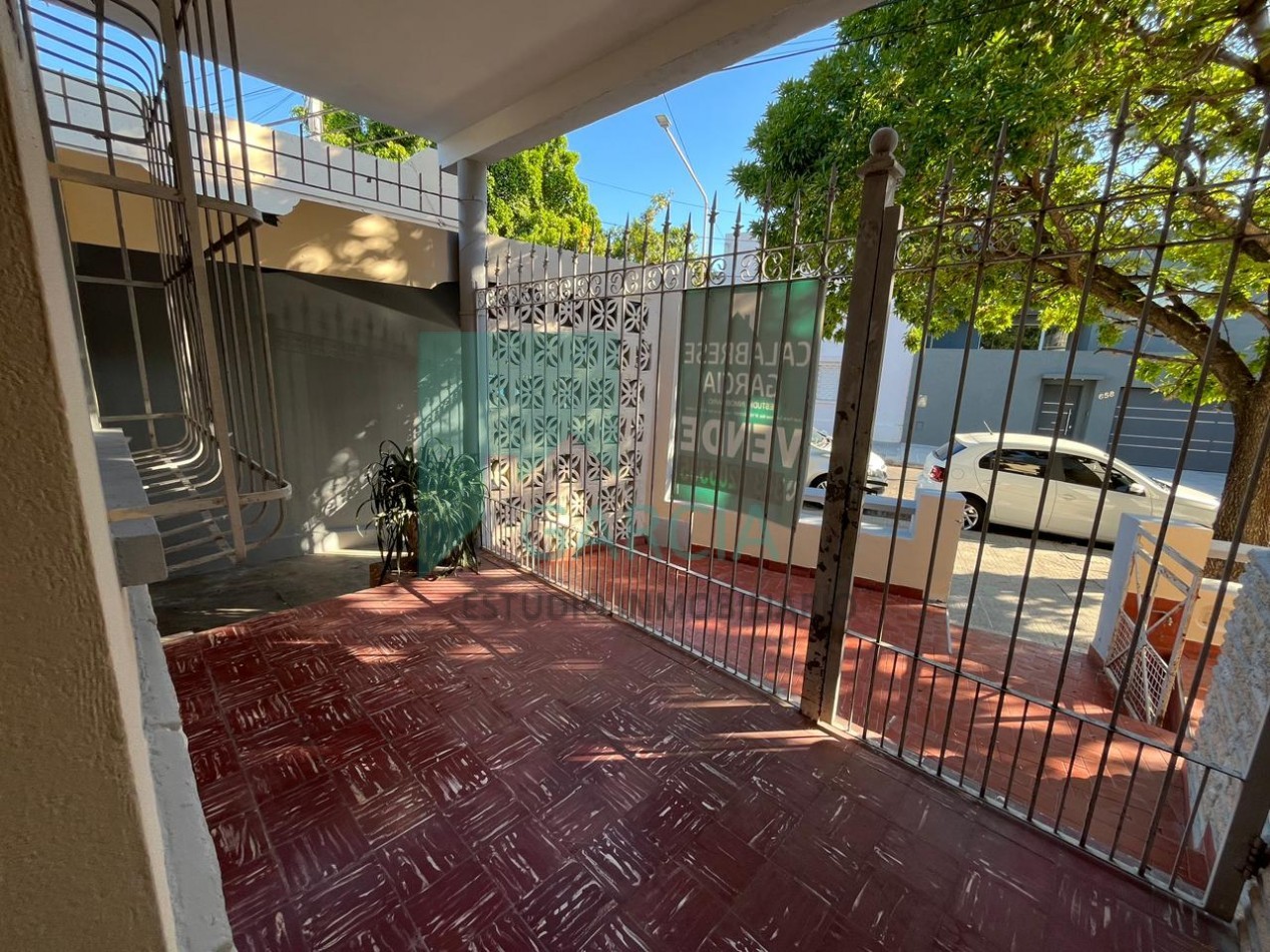 VENDO CASA EN CHACABUCO CASI PERON