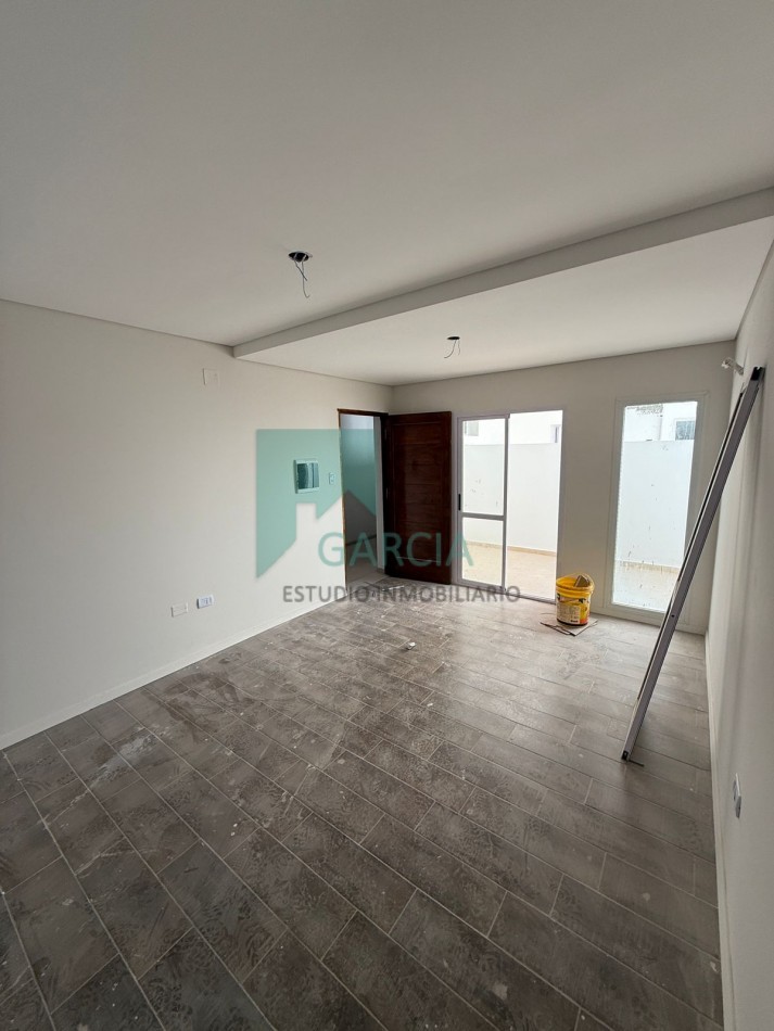 Vendo monoambientes, dpto 1 y 3 dormitorios, cochera ,lokers y un local zona Centro!