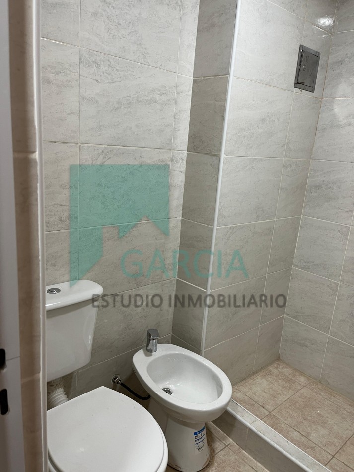 Vendo monoambiente a estrenar con balcon y ascesor zona Laprida y Patagonia.