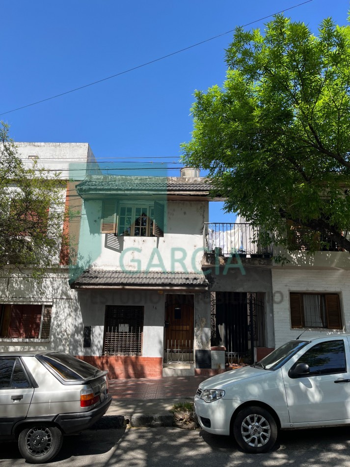 VENDO CASA ZONA CENTRO A UNA CUADRA DE LA PEATONAL SAN MARTIN