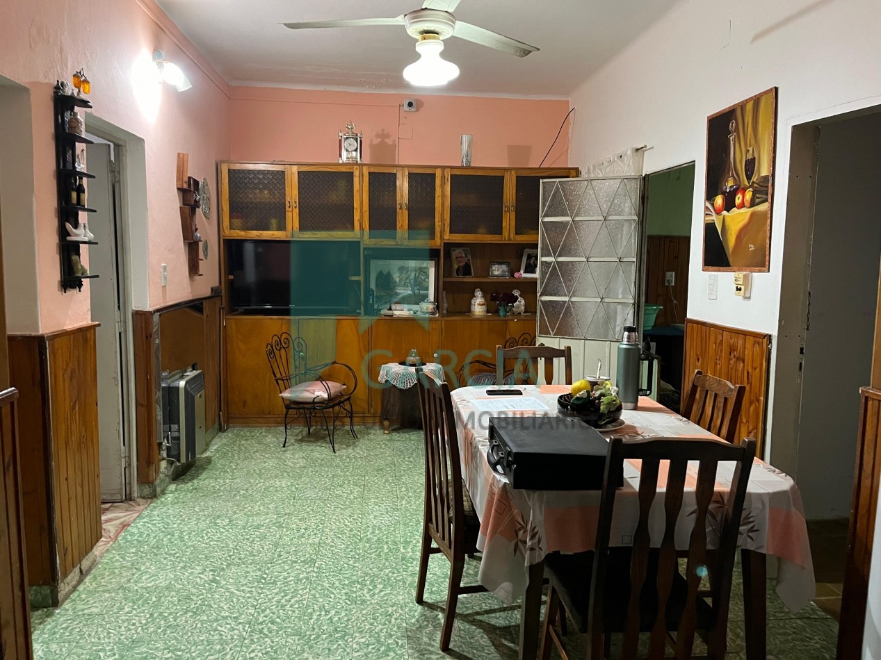 VENDO CASA EN CHACABUCO CASI PERON