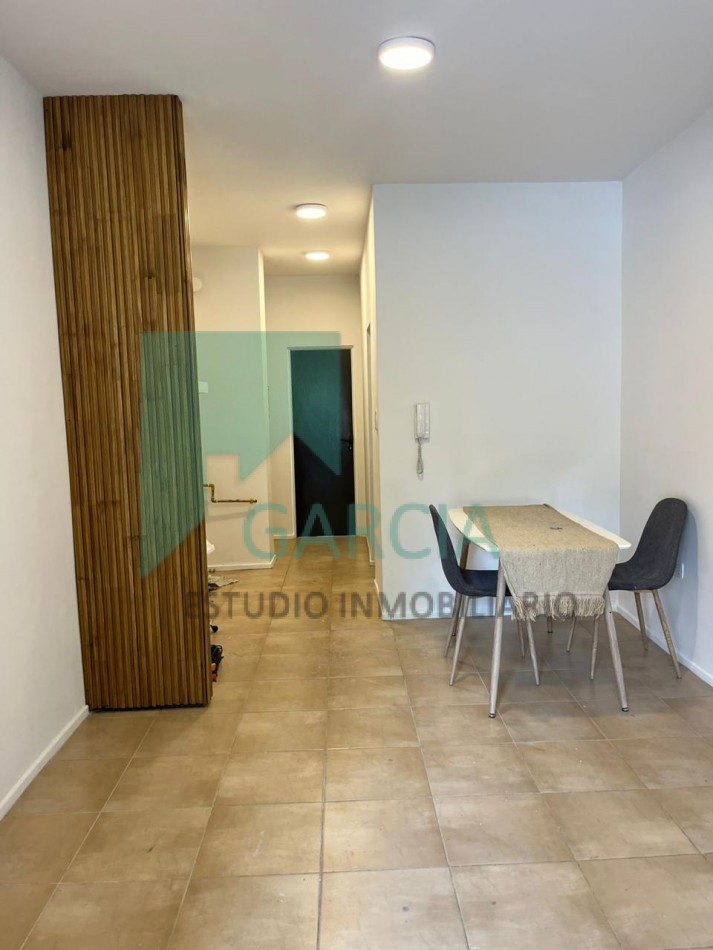 En venta departamento de un dormitorio zona centro , con patio , todos los servicios !