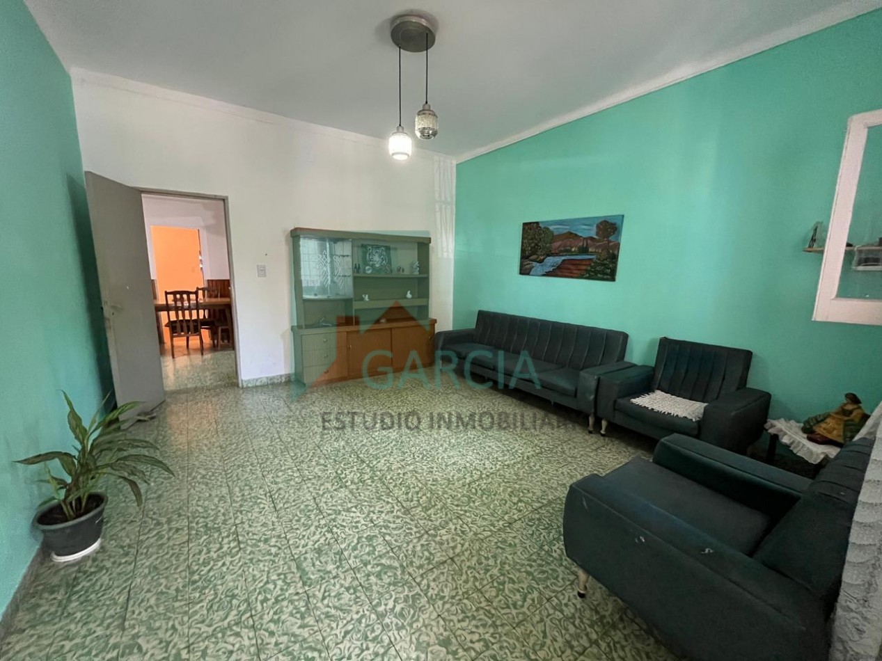 VENDO CASA EN CHACABUCO CASI PERON
