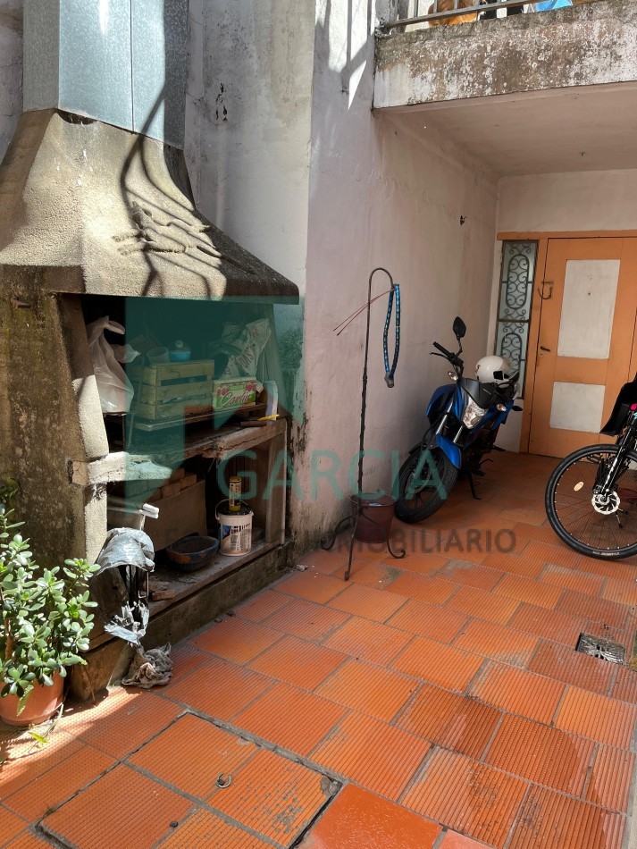 VENDO CASA ZONA CENTRO A UNA CUADRA DE LA PEATONAL SAN MARTIN