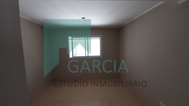 Alquilo Dto 1 dorm. en PB con patio en Bv. Racedo casi Av. de las Acas.!