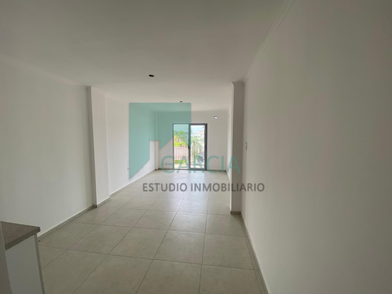 EN VENTA MONOAMBIENTE ZONA CENTRO !