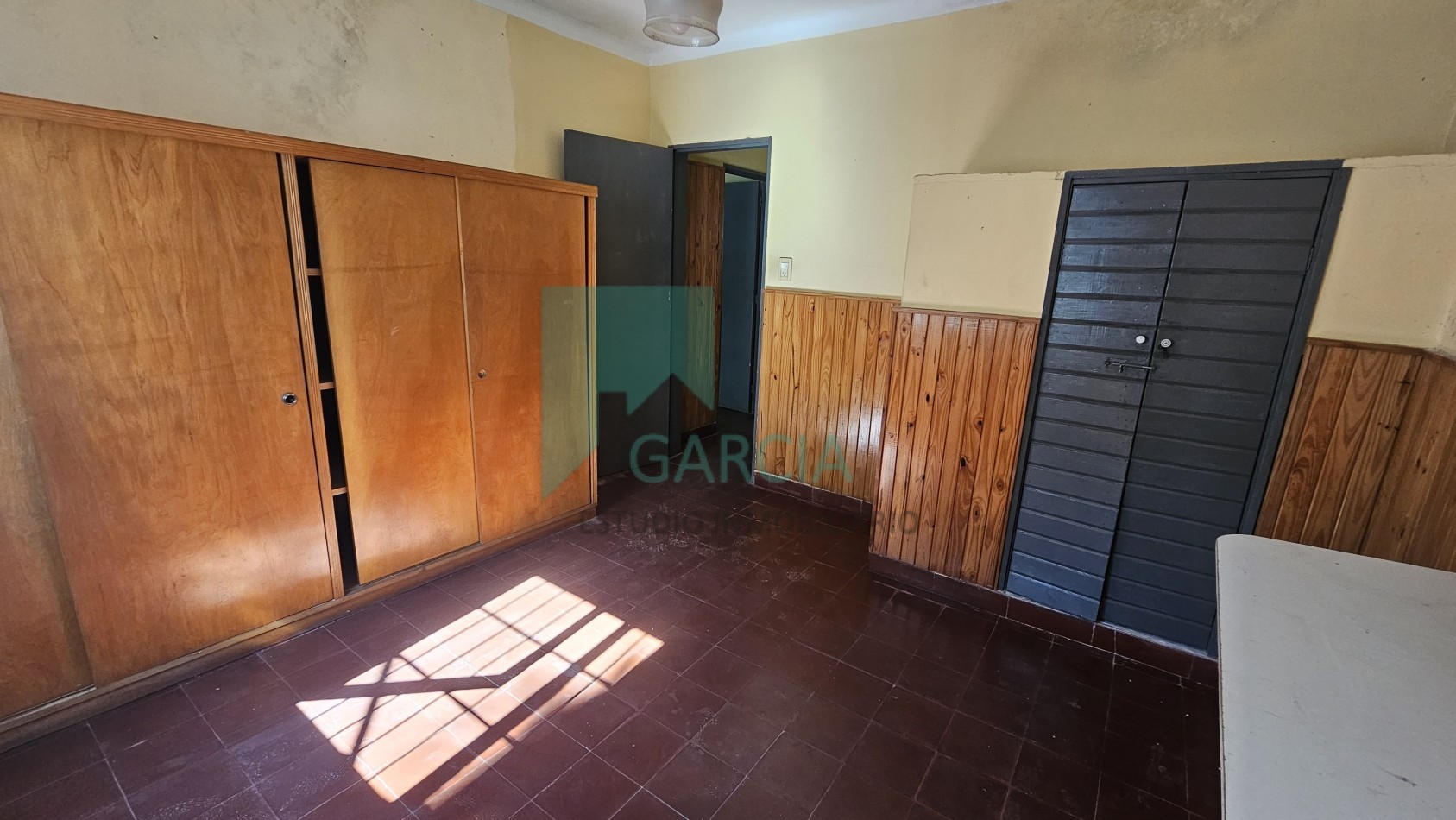 Vendo casa a reciclar zona Mexico y Patagonia