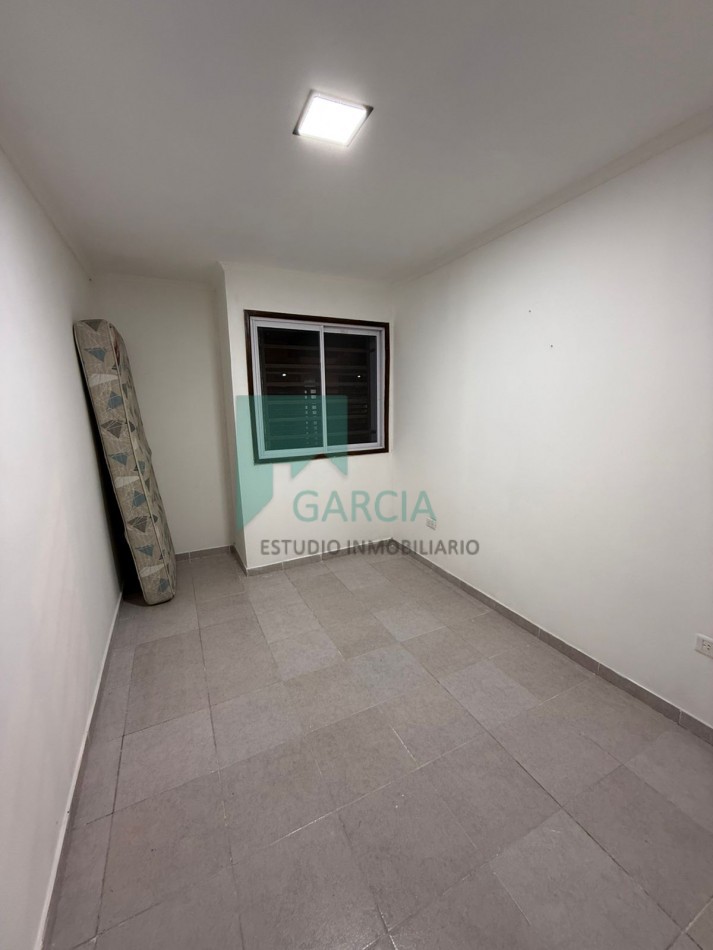 Alquilo casa de 3 dormitorios y piscina zona Crisologo Larralde y Av. Zanni