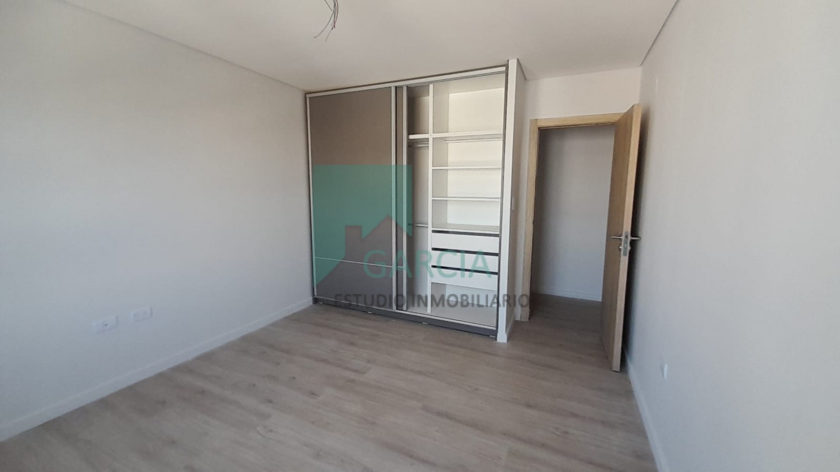 En venta piso tres dormitorios zona parque !