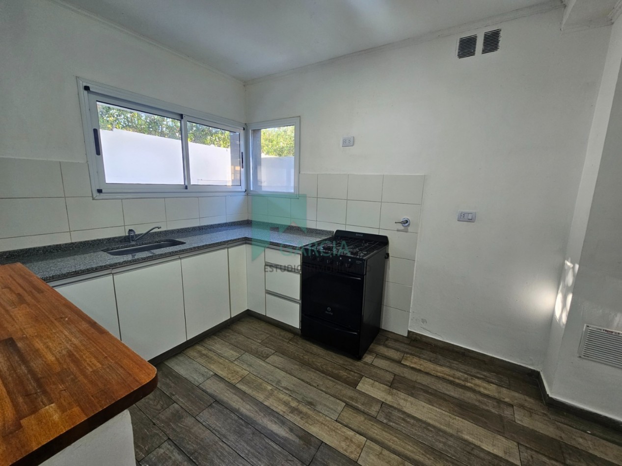 SE ALQUILA CASA DE 3 DORMITORIOS ZONA LA TOMA