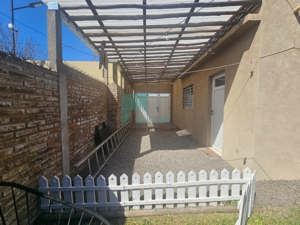 Vendo casa moderna zona Artigas y O Higgins