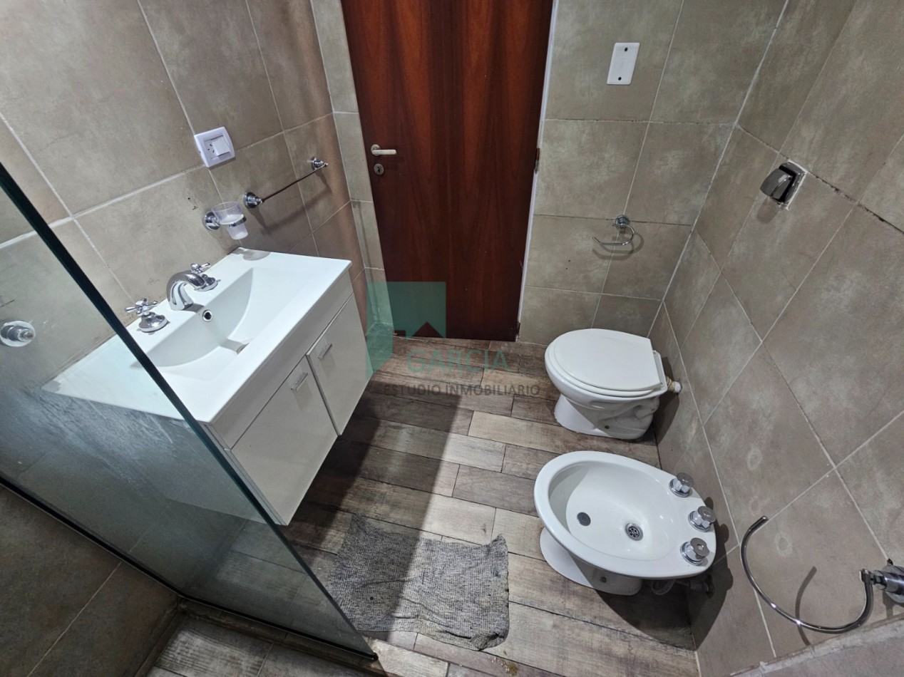 SE ALQUILA CASA DE 3 DORMITORIOS ZONA LA TOMA