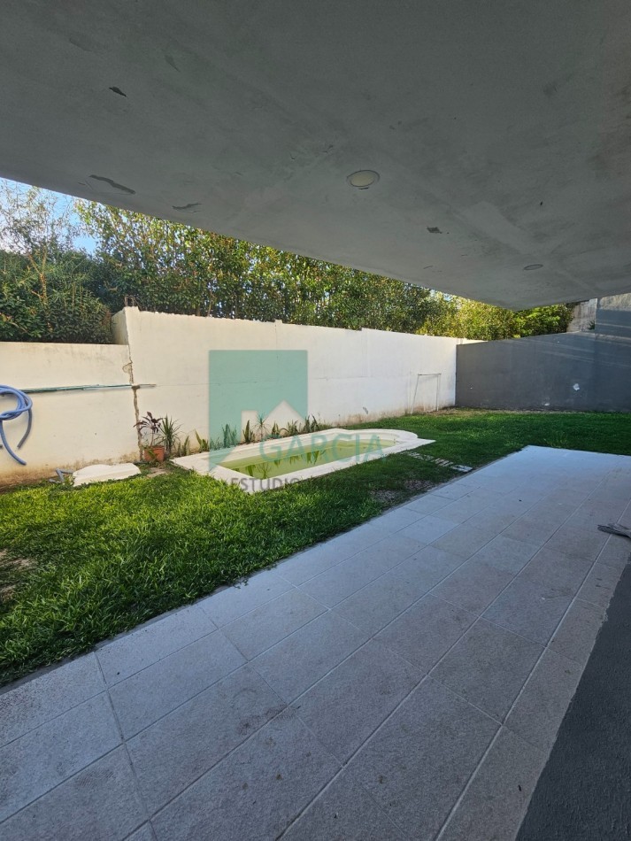 SE ALQUILA CASA DE 3 DORMITORIOS ZONA LA TOMA