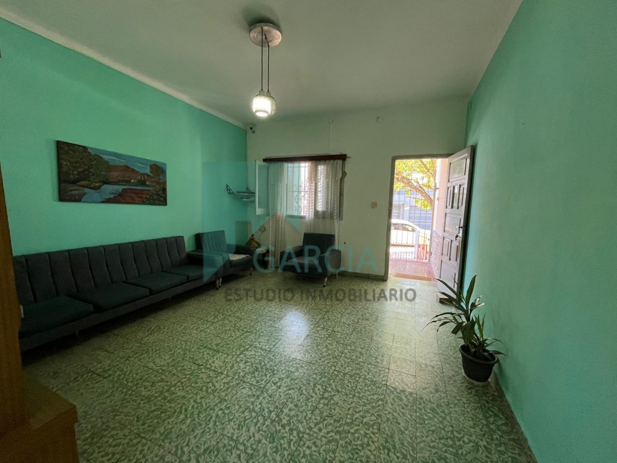 VENDO CASA EN CHACABUCO CASI PERON