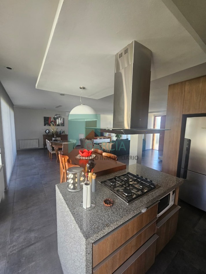 SE VENDE CASA ZONA ACCESO NORTE