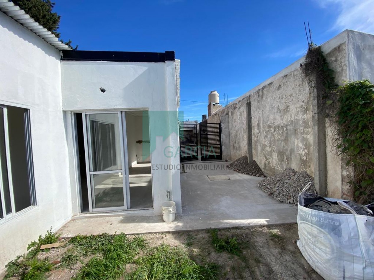 En venta casa en construccion, dos dormitorios, un baño,  zona Parque Gazzano !