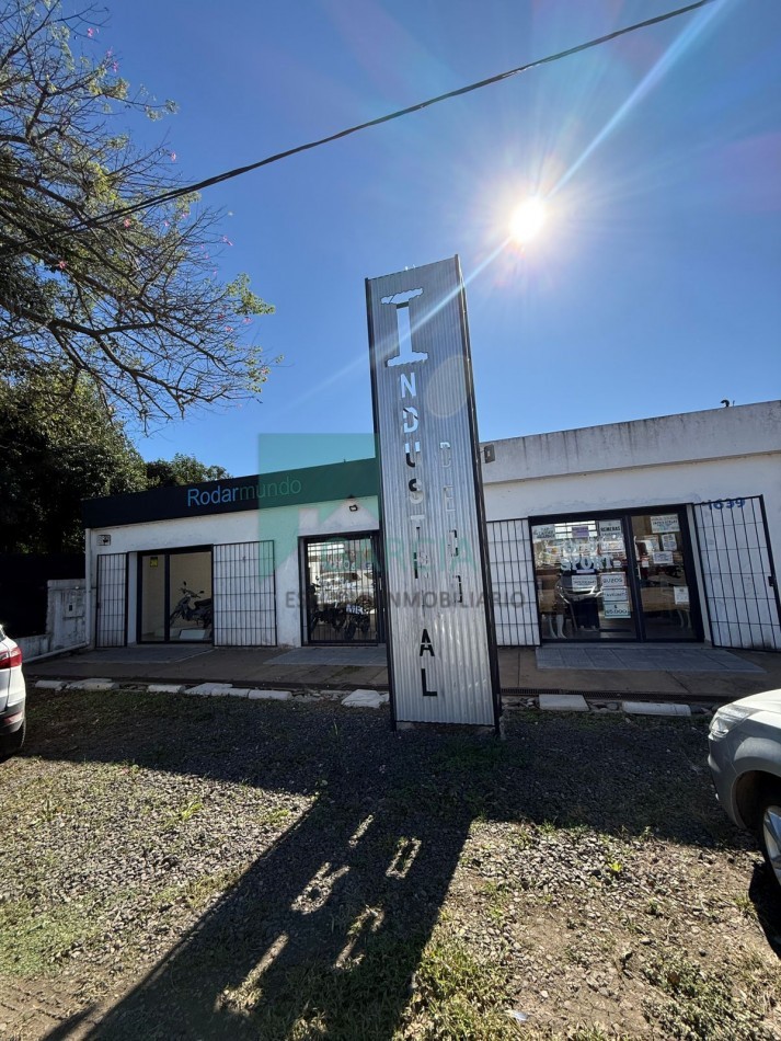 Alquilo  salon comercial en Av. Almafuerte y Gdor. Maya!!!