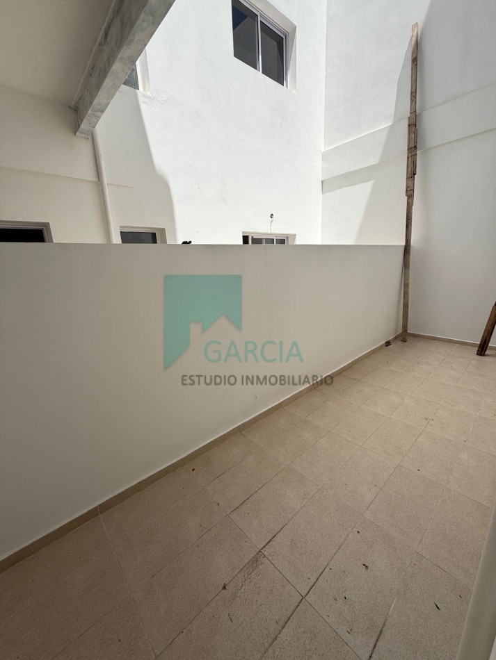 Vendo monoambientes, dpto 1 y 3 dormitorios, cochera ,lokers y un local zona Centro!
