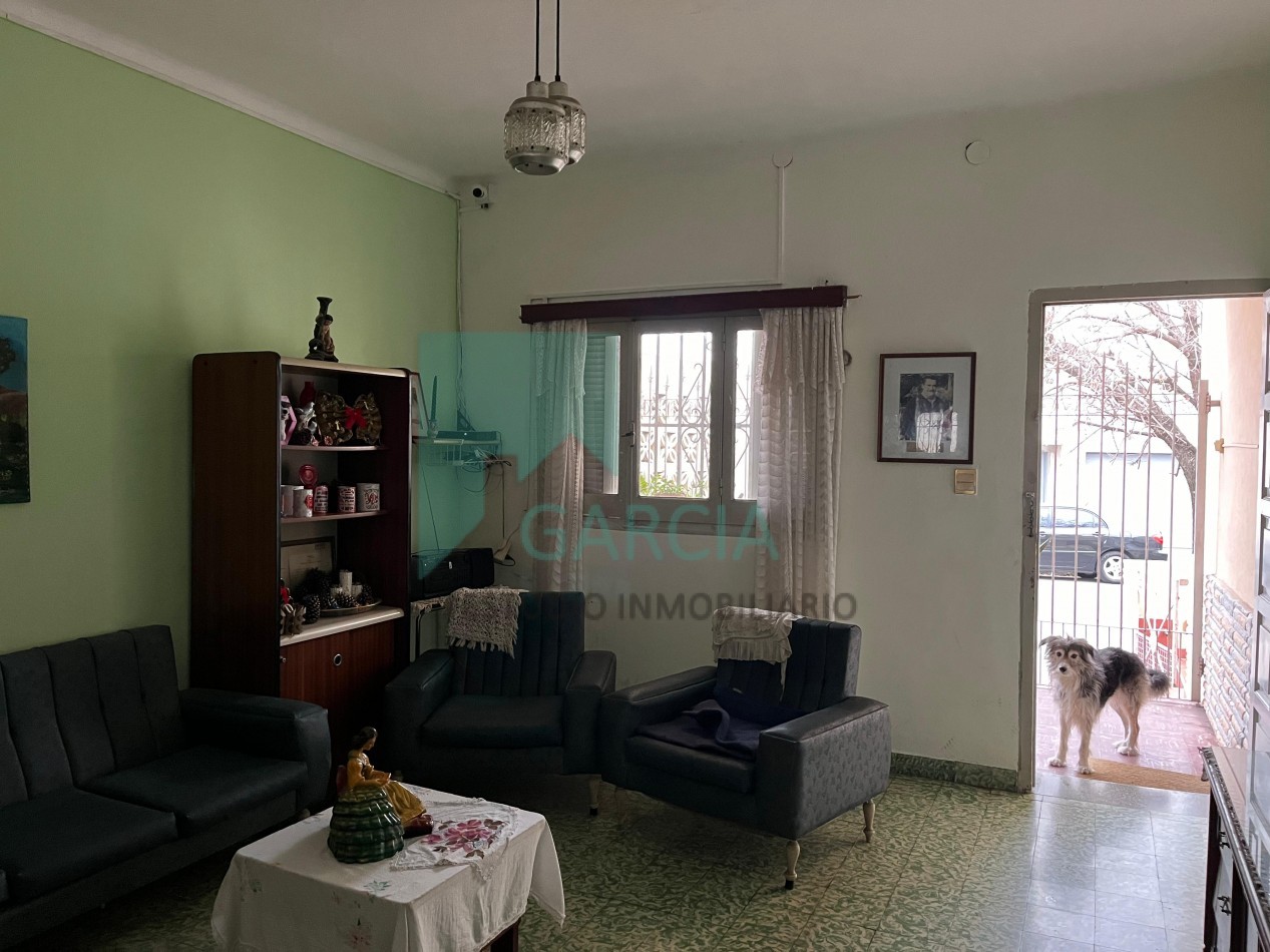 VENDO CASA EN CHACABUCO CASI PERON