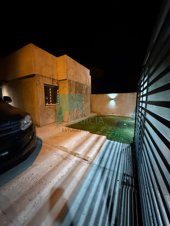 Alquilo casa de 3 dormitorios y piscina zona Crisologo Larralde y Av. Zanni