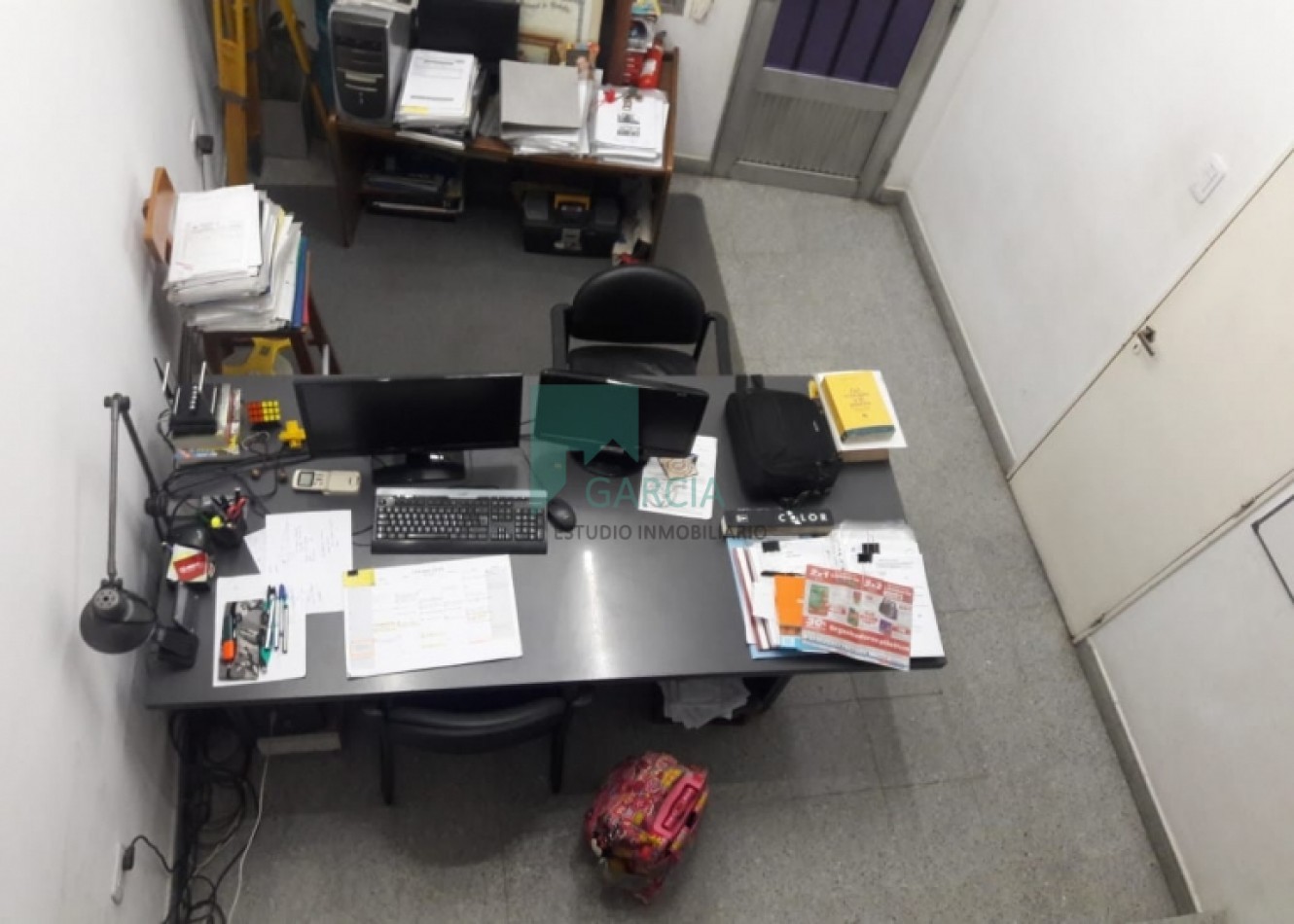 SE VENDE CASA ZONA CENTRO CON COCHERA Y JARDIN VERDE