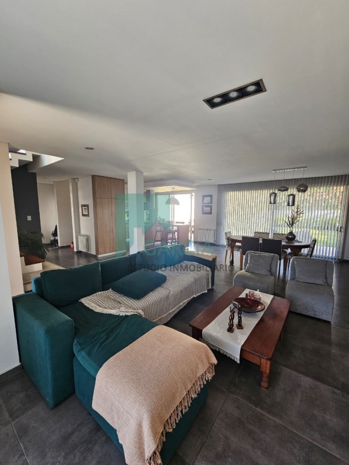 SE VENDE CASA ZONA ACCESO NORTE