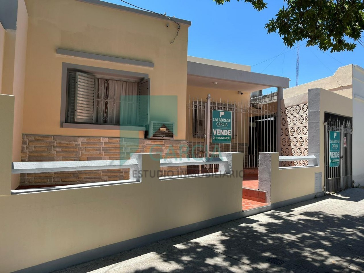 VENDO CASA EN CHACABUCO CASI PERON