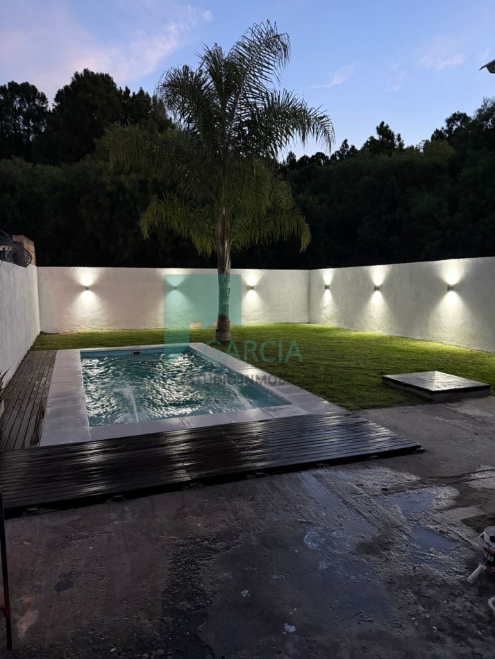Alquilo casa de 3 dormitorios y piscina zona Crisologo Larralde y Av. Zanni