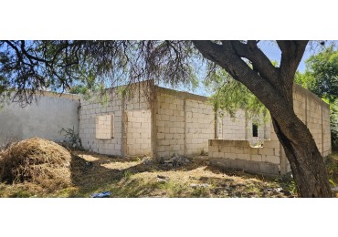 SE VENDE LOTE CON CONSTRUCCION A TERMINAR ZONA ECHEVERRIA Y BLAS PARERA