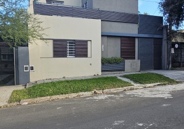 VENDO HERMOSA CASA 4 DORMITORIOS ZONA SANTA TERESITA!