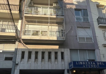 Vendo amplio departamento de 1 dorm. a una cuadra de PLAZA  DE MAYO