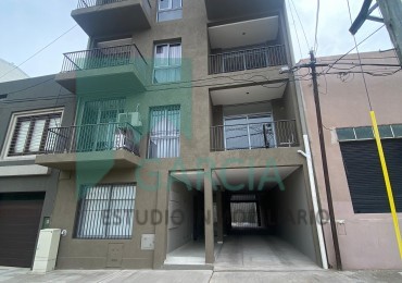 EN VENTA MONOAMBIENTE ZONA CENTRO !