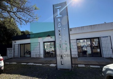 Oportunidad amplio salon comercial en un predio de 1200m2 en Av. Almafuerte y Gdor. Maya!!!