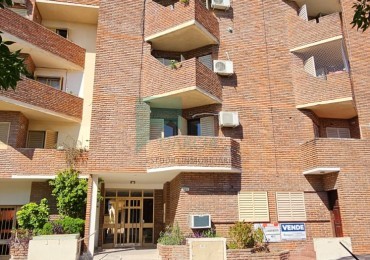 SE VENDE DEPARTAMENTO 3 DORMTORIOS Y COCHERA ZONA CENTRO