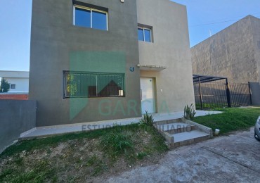 SE ALQUILA CASA DE 3 DORMITORIOS ZONA LA TOMA