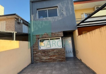 Se vende duplex zona Paracao